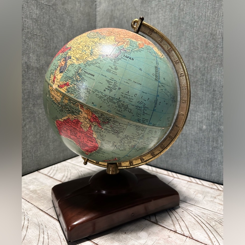 Vintage Style Globe with metal base‎